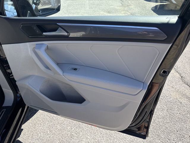 Used 2024 Volkswagen Tiguan SE R-Line image 29