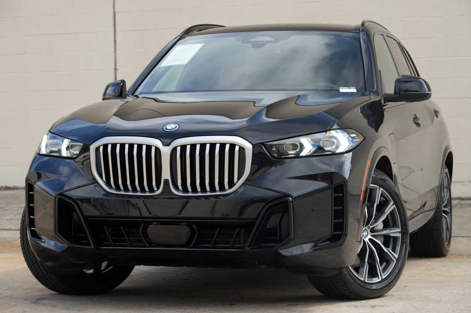 Used 2026 BMW X5 xDrive50e w/ Executive Package AWD/4WD image 3