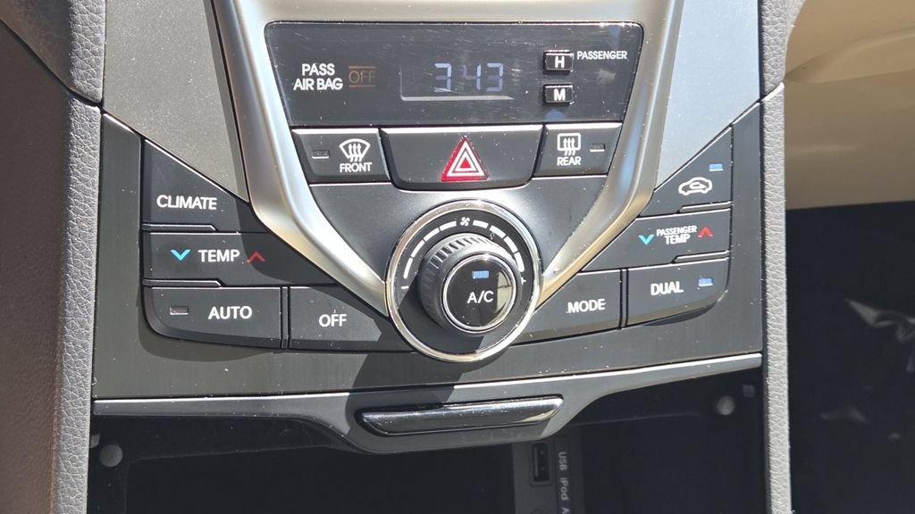 Used 2014 Hyundai Azera Limited FWD image 30