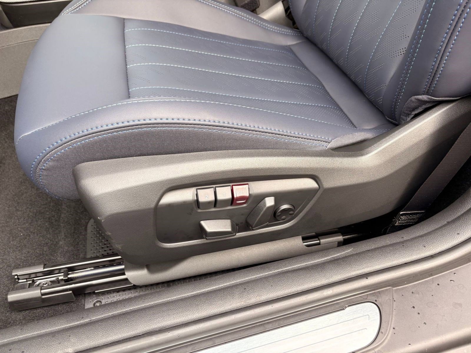 New 2026 MINI Cooper 2-Door Hardtop image 13