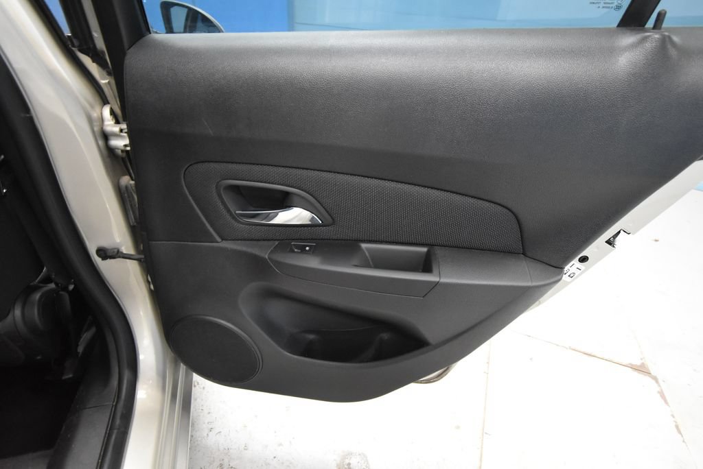 Used 2015 Chevrolet Cruze LT FWD image 24