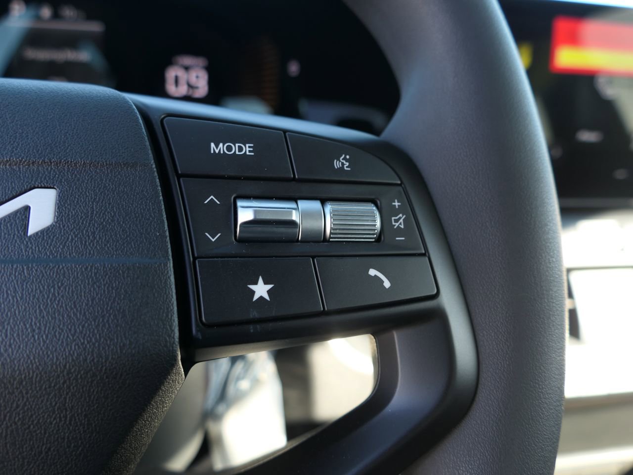 New 2025 Kia K4 LXS image 12