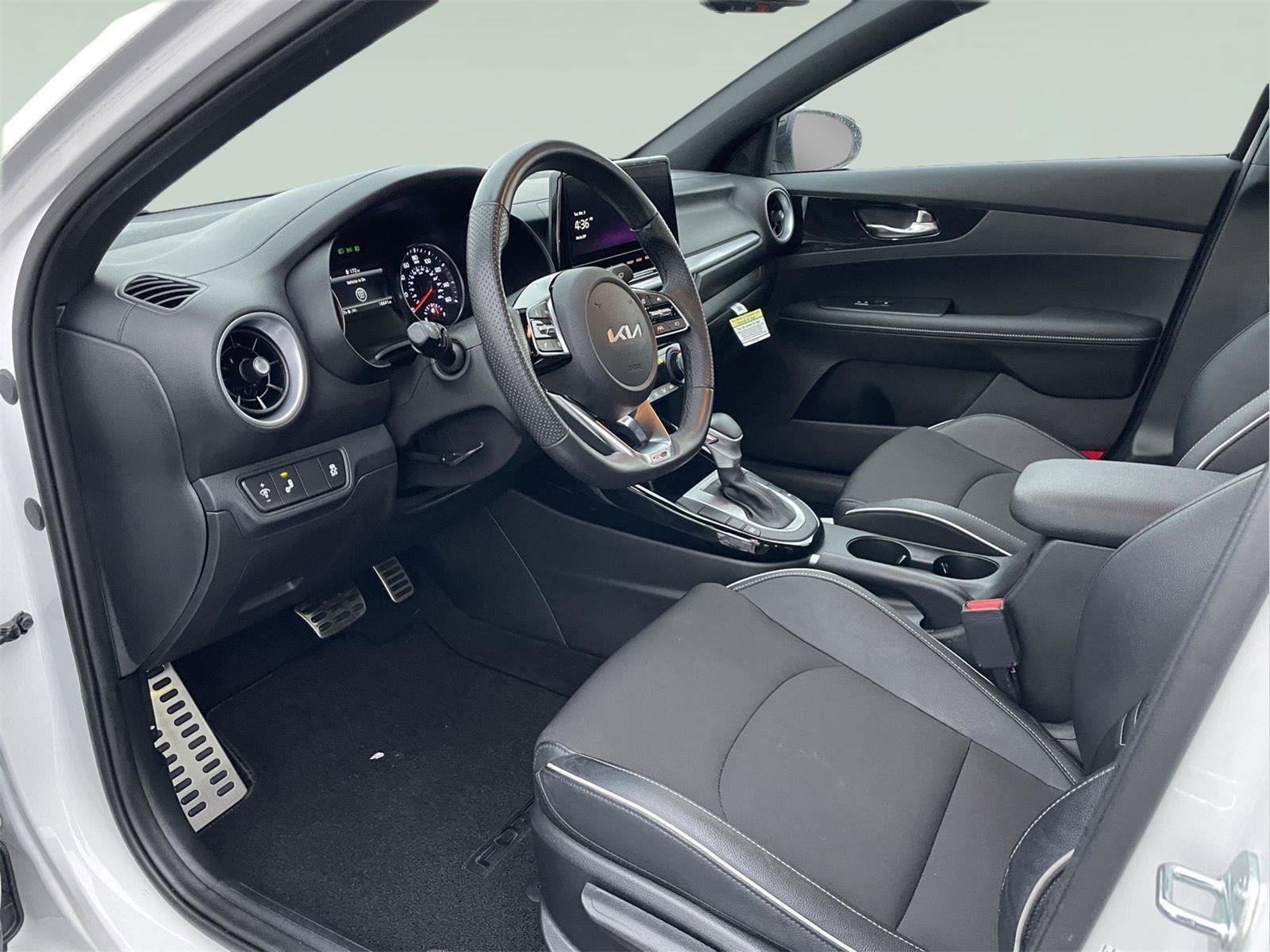 Used 2023 Kia Forte GT-Line image 12