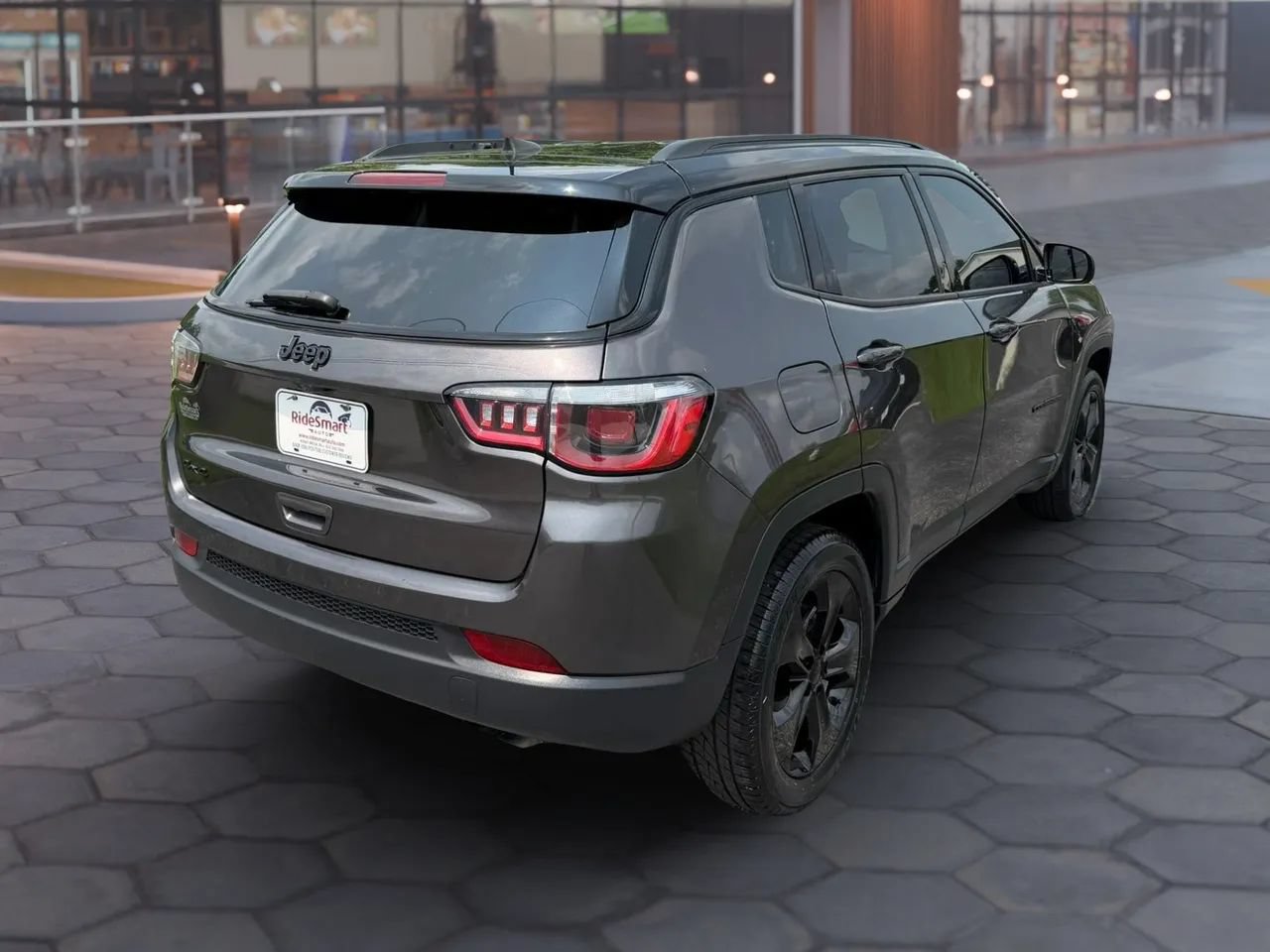 Used 2019 Jeep Compass Latitude AWD/4WD image 5