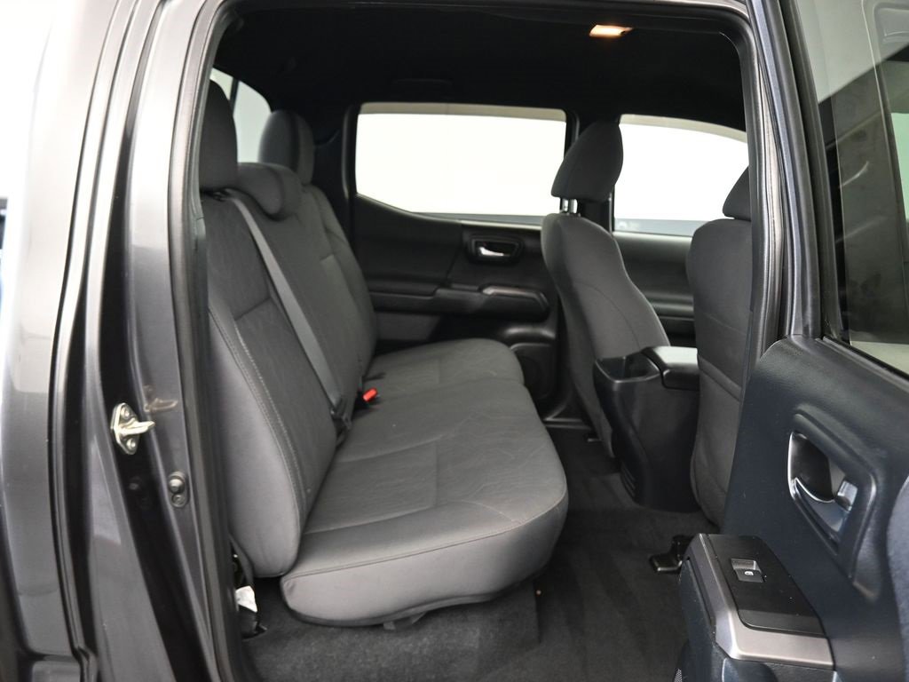 Used 2017 Toyota Tacoma TRD Off-Road image 39