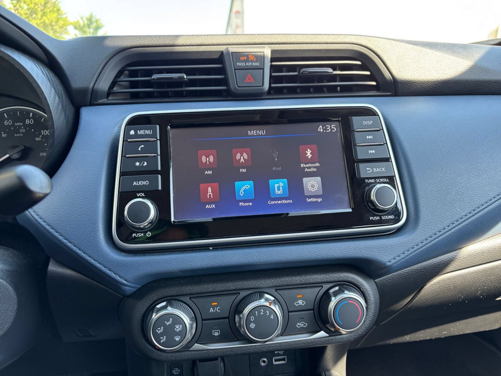 Used 2025 Nissan Versa SV FWD image 17