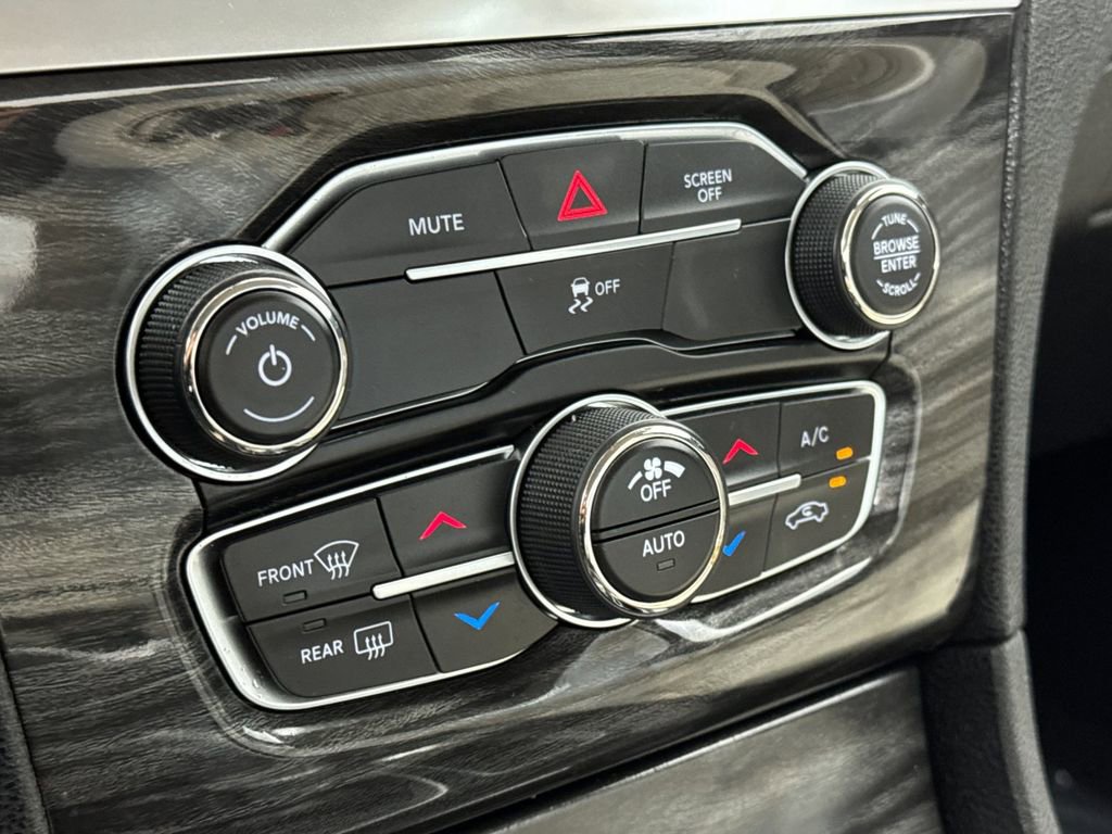 Used 2019 Chrysler 300 Touring image 18