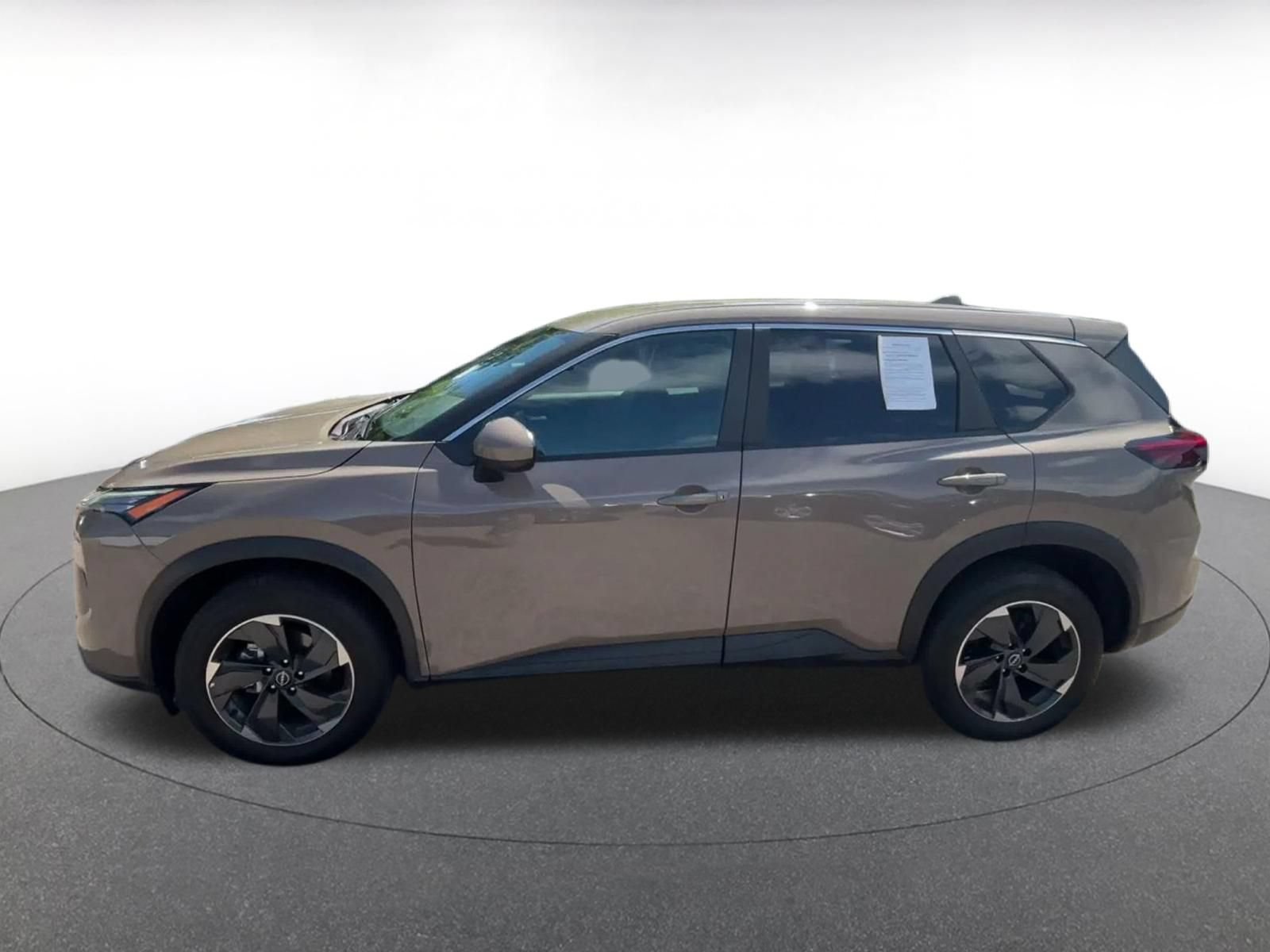 Used 2025 Nissan Rogue SV AWD/4WD image 8