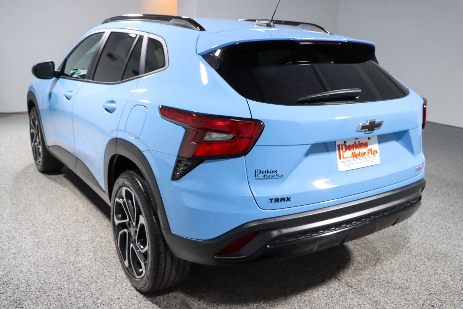 Used 2024 Chevrolet Trax RS w/ Sunroof Package FWD image 9