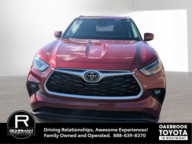 New 2025 Toyota Highlander XLE image 2