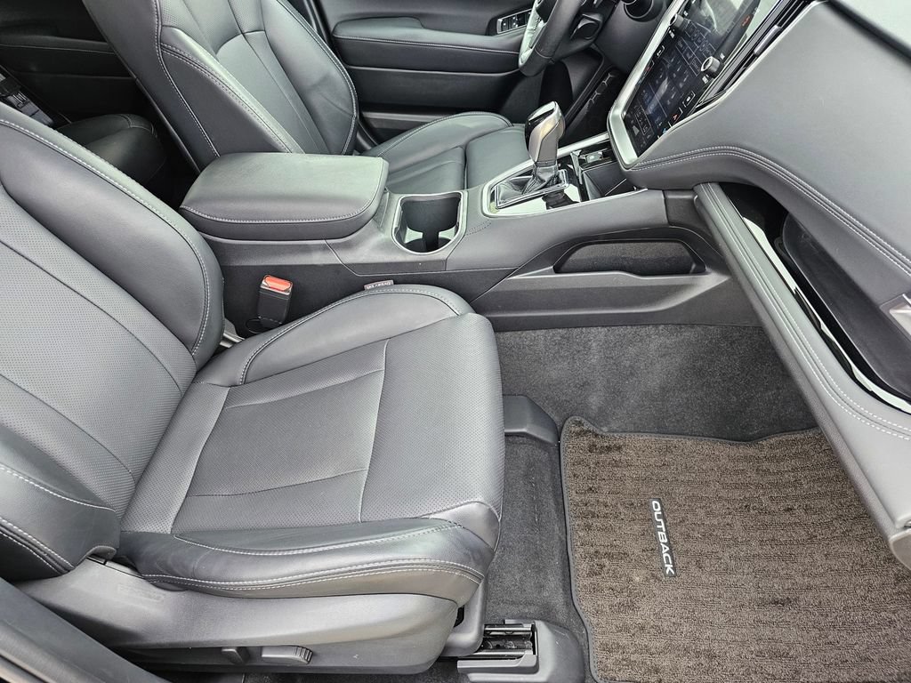 Used 2023 Subaru Outback Limited AWD/4WD image 12