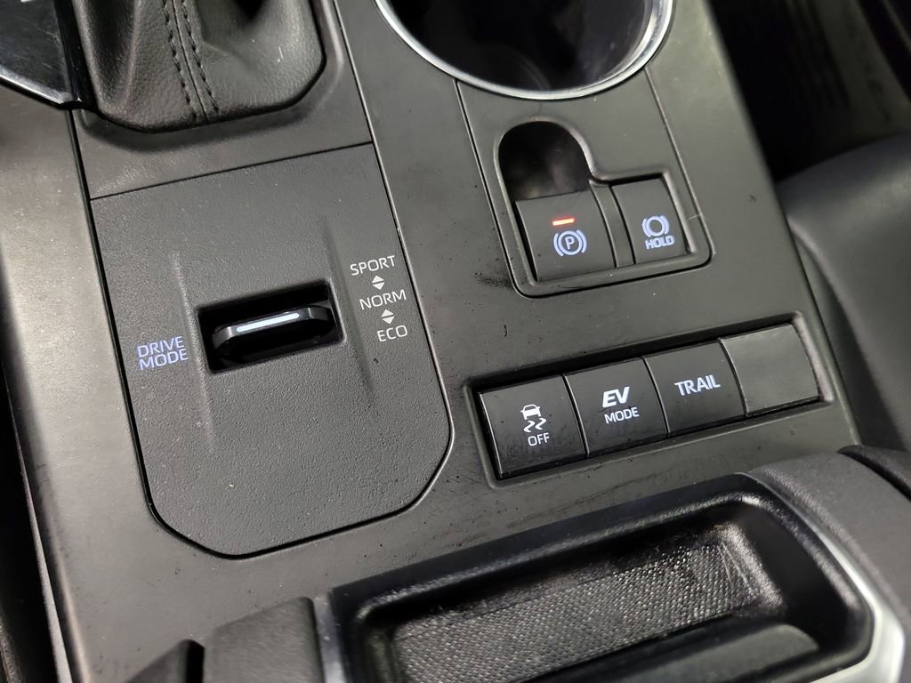 Used 2021 Toyota Highlander XLE image 16