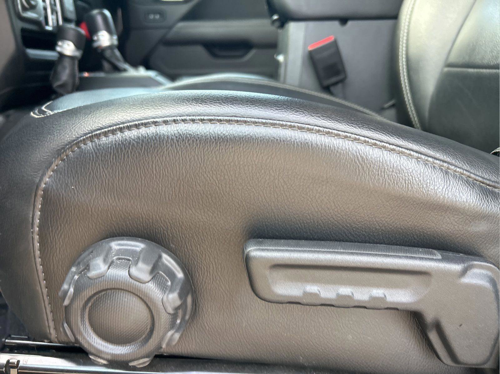 Used 2023 Jeep Wrangler Unlimited Sahara w/ Cold Weather Group image 28