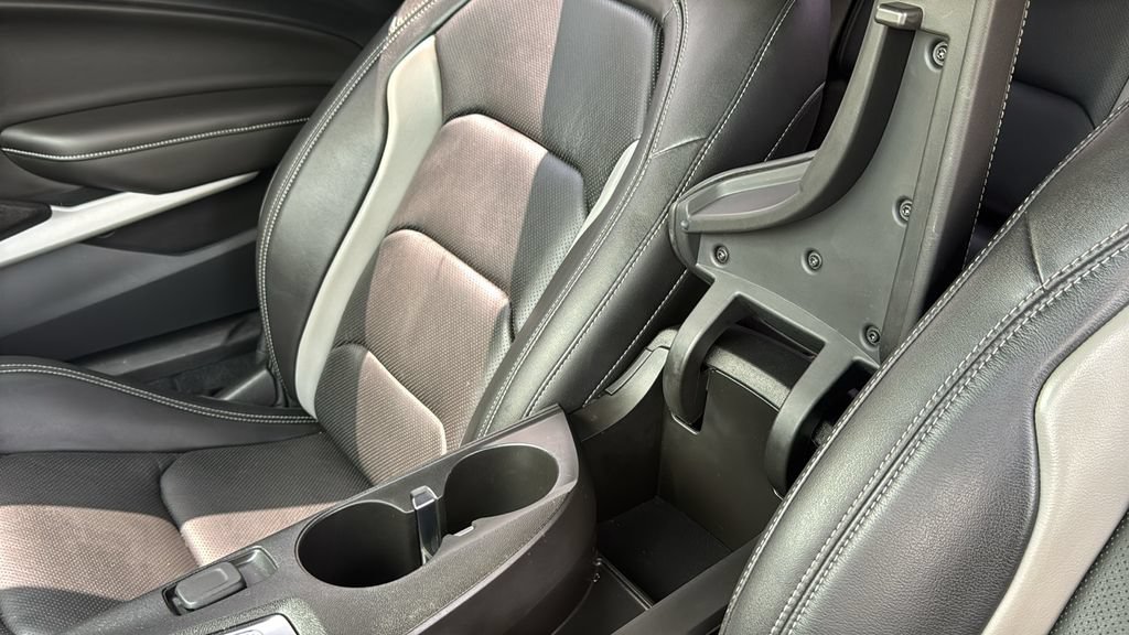 Used 2022 Chevrolet Camaro LT w/ Technology Package RWD image 26