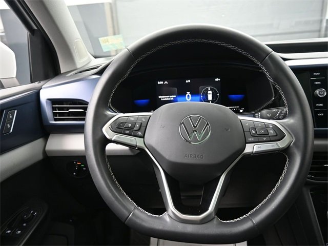 Used 2023 Volkswagen Taos SE w/ Panoramic Sunroof Package image 8