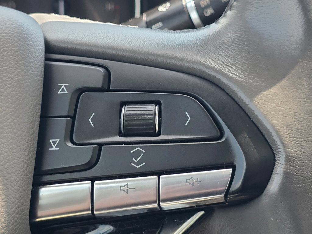 Used 2023 Cadillac XT6 Premium Luxury FWD image 33