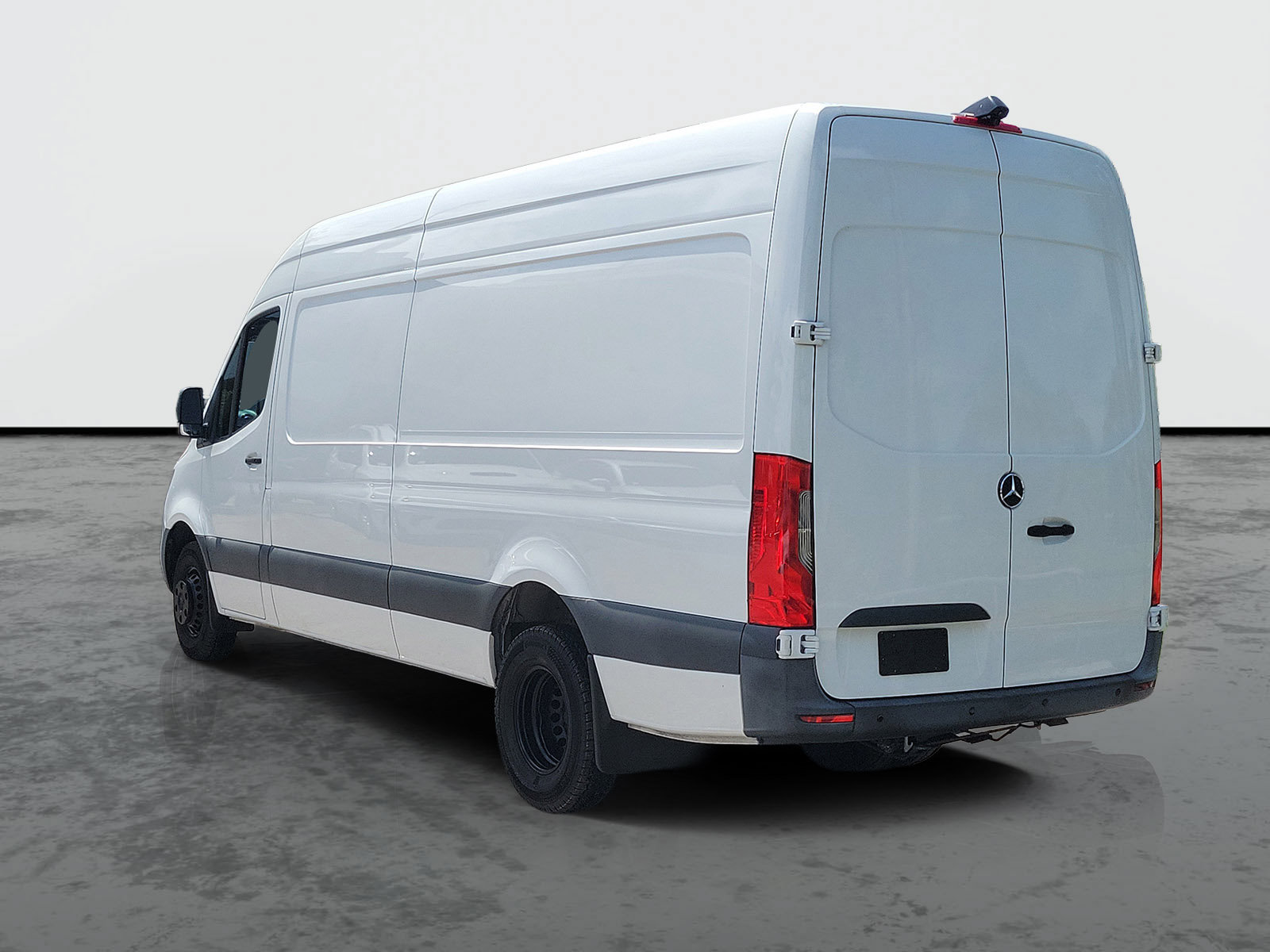 Used 2019 Mercedes-Benz Sprinter 170 image 3