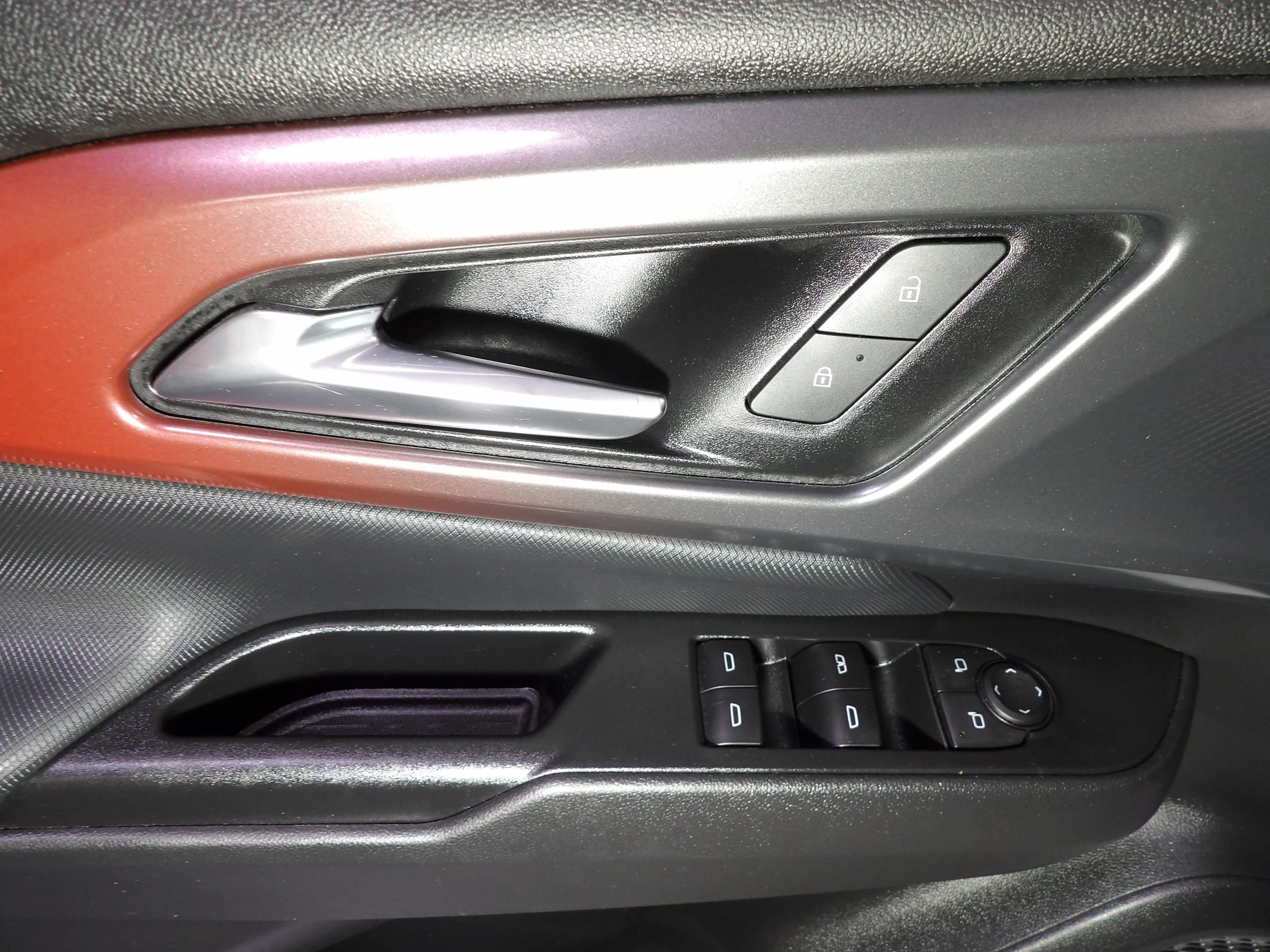 Used 2024 Chevrolet Equinox EV RS FWD image 12