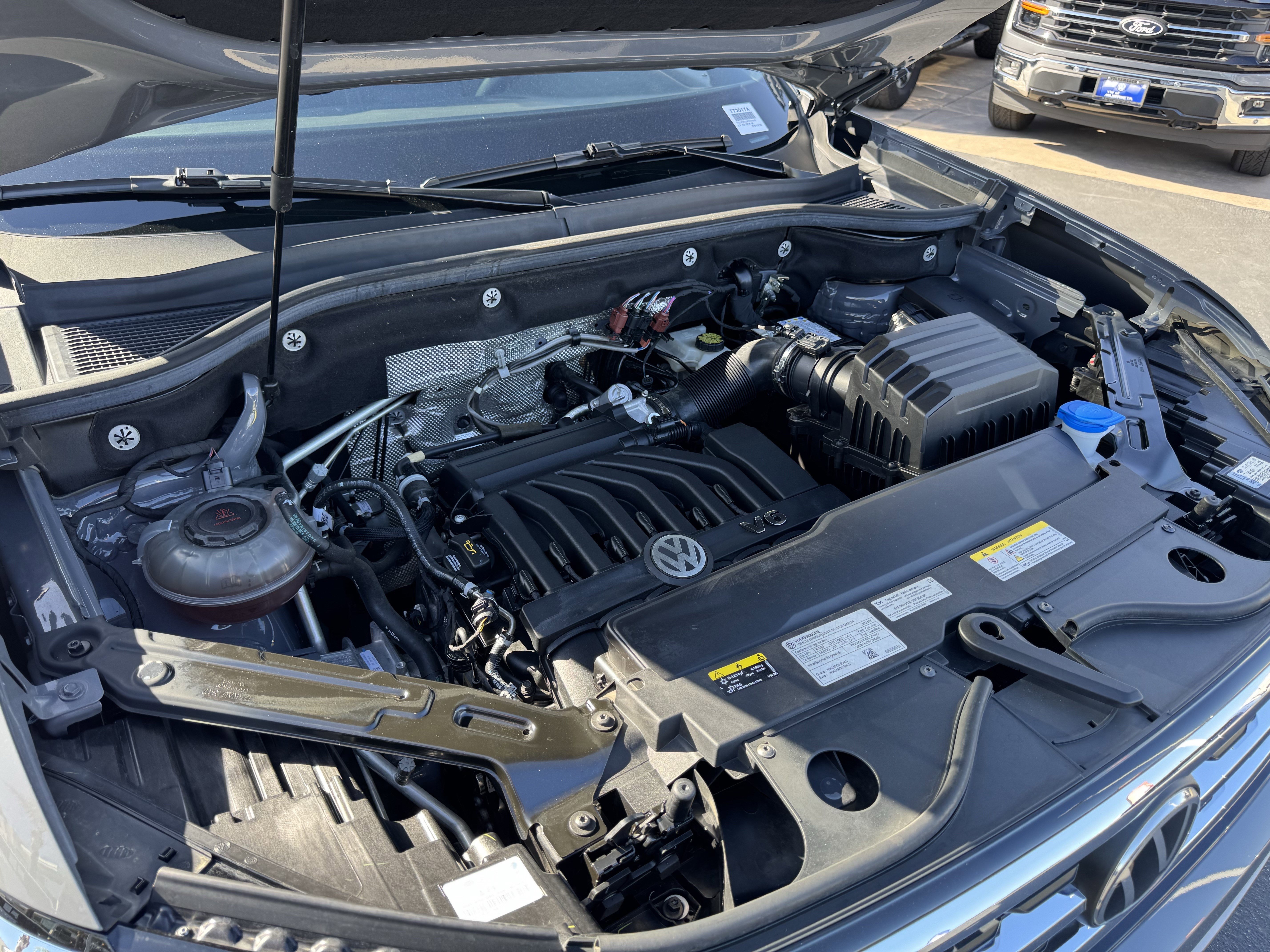 Certified 2022 Volkswagen Atlas Cross Sport SE w/ Panoramic Sunroof Package FWD image 40