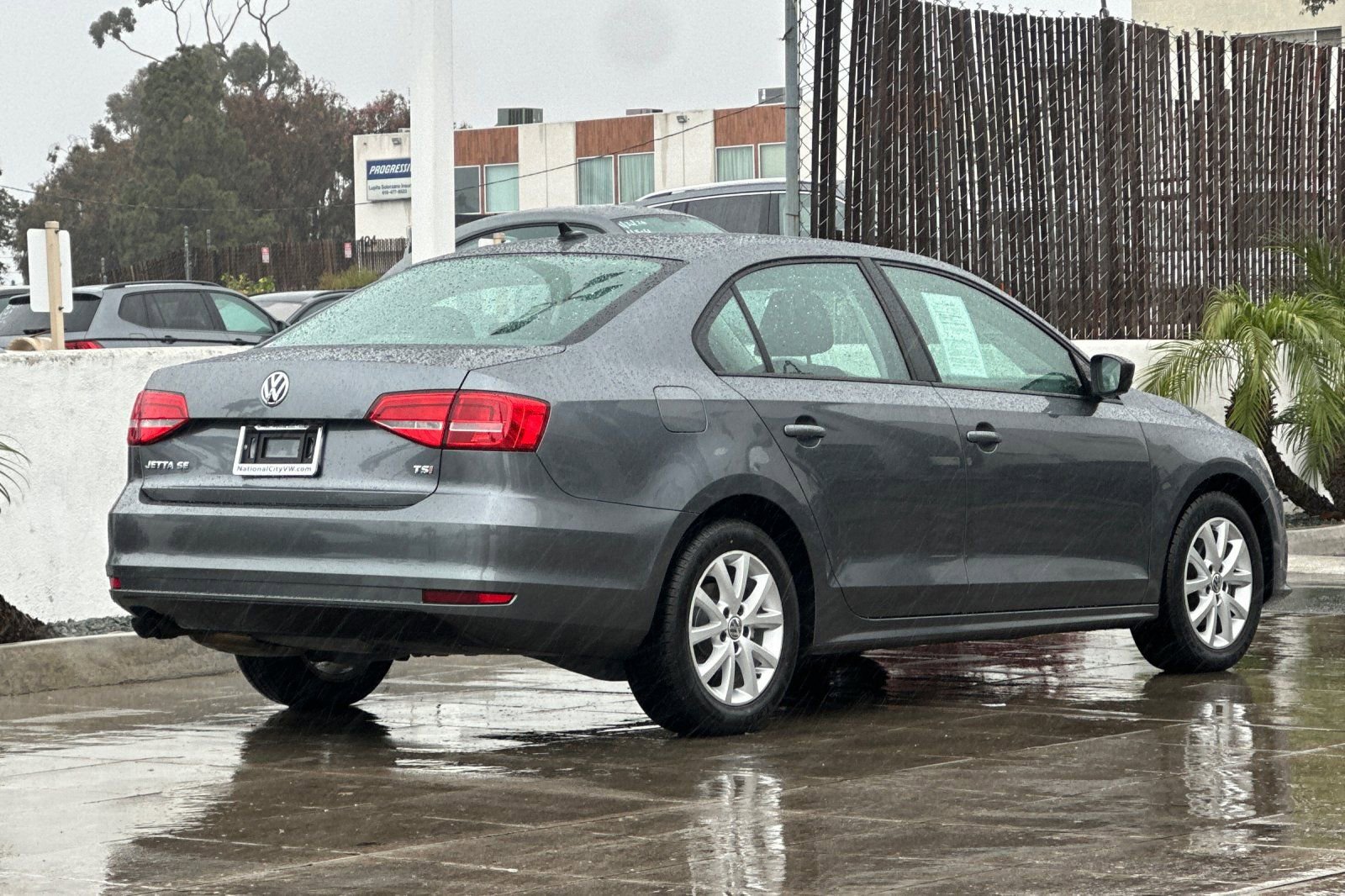 Used 2015 Volkswagen Jetta SE image 4