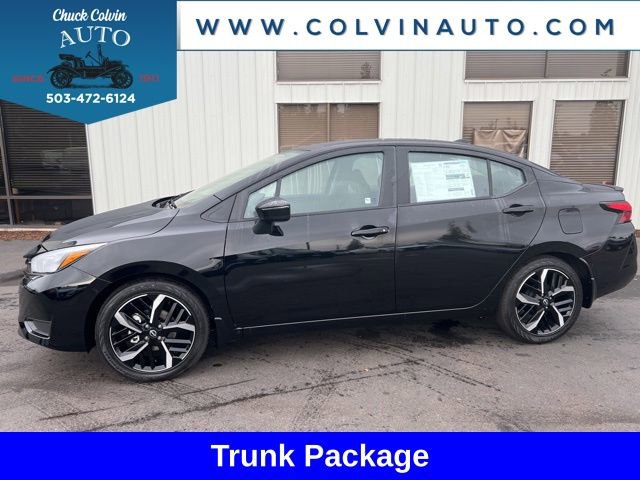 New 2025 Nissan Versa SR w/ Trunk Package
