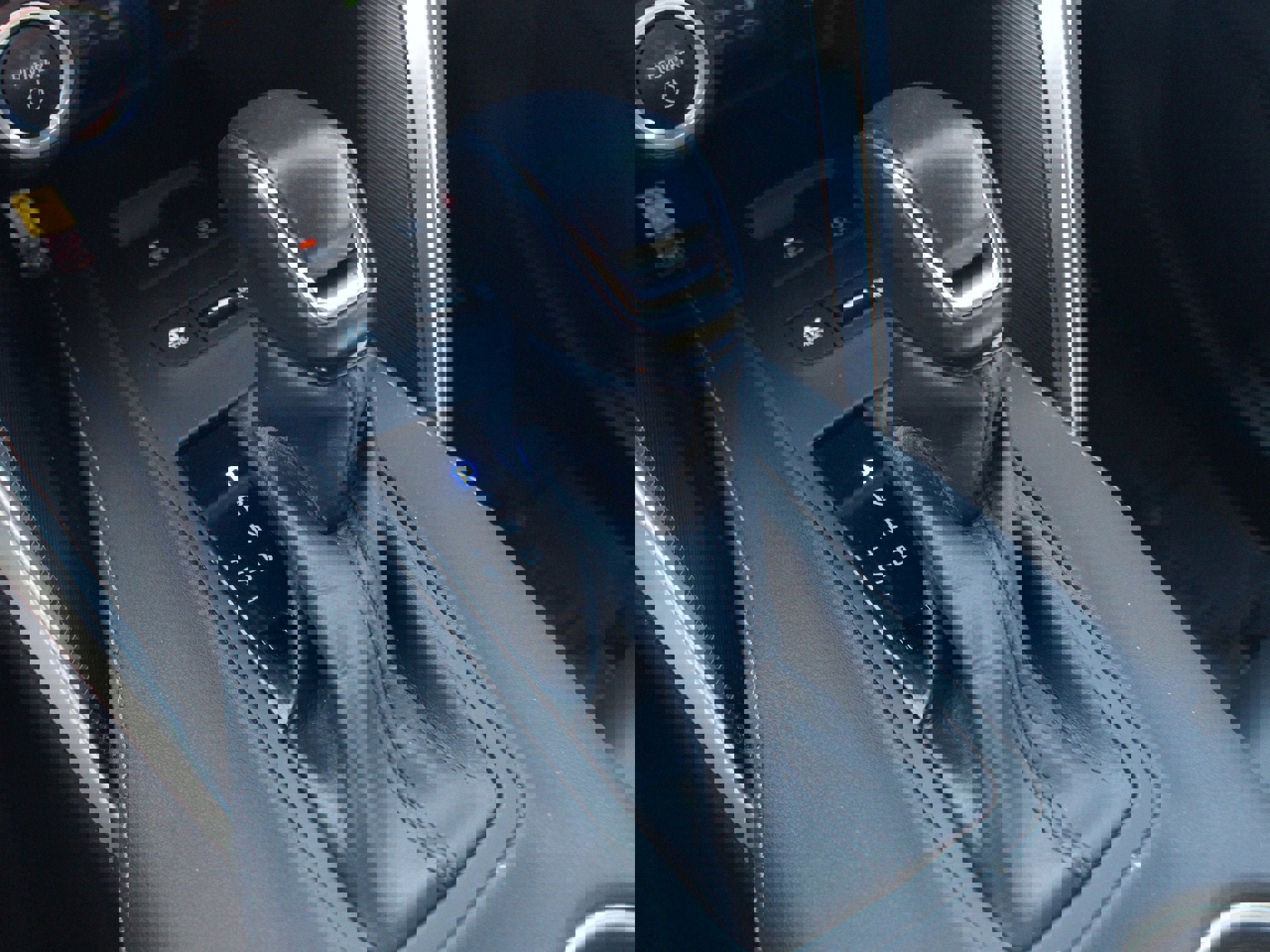 Used 2023 Toyota Venza XLE image 11