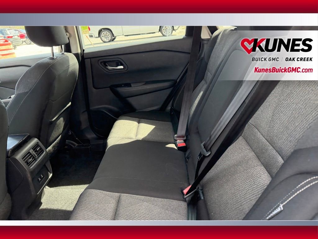 Used 2025 Nissan Rogue SV AWD/4WD image 9