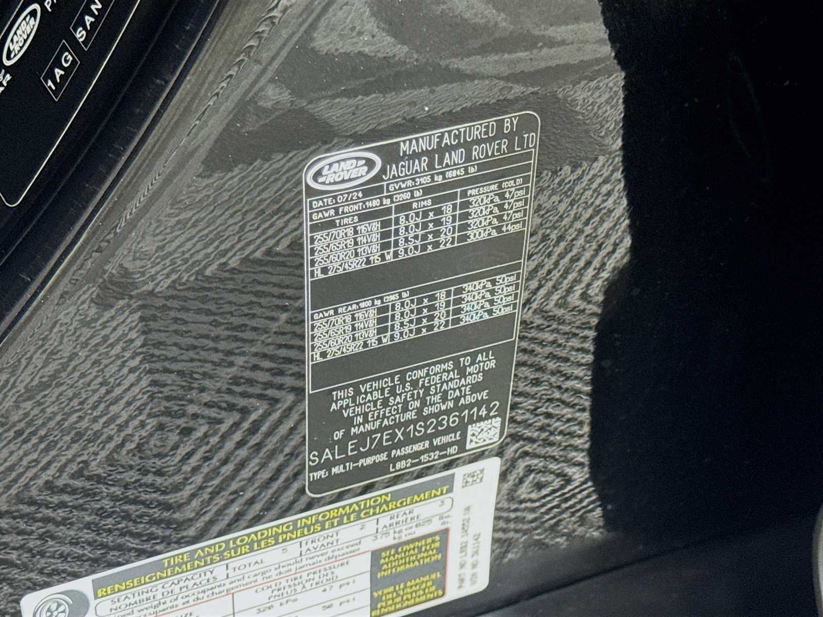 Used 2025 Land Rover Defender 110 S image 33