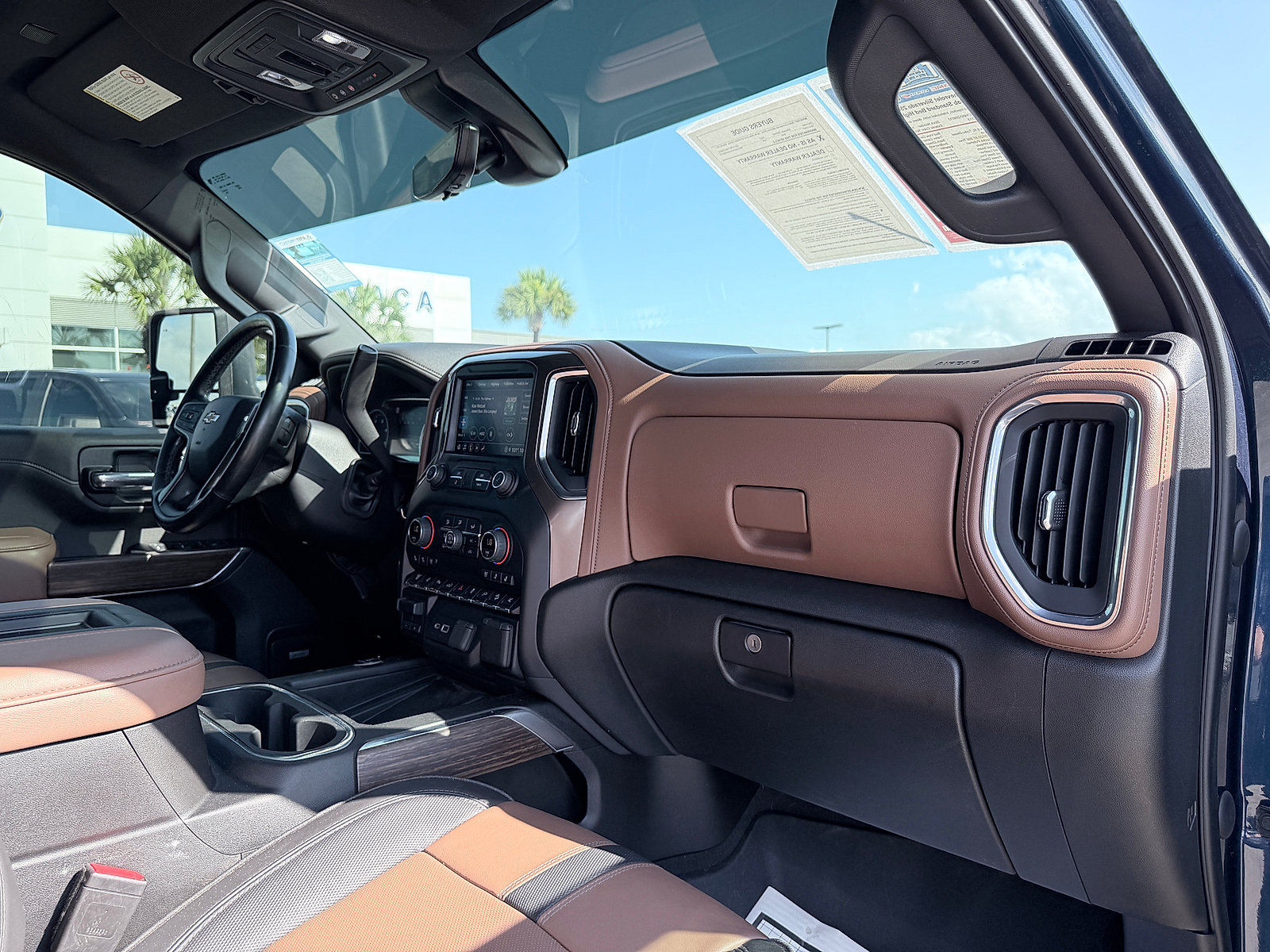 Used 2022 Chevrolet Silverado 2500 High Country w/ Technology Package AWD/4WD image 13