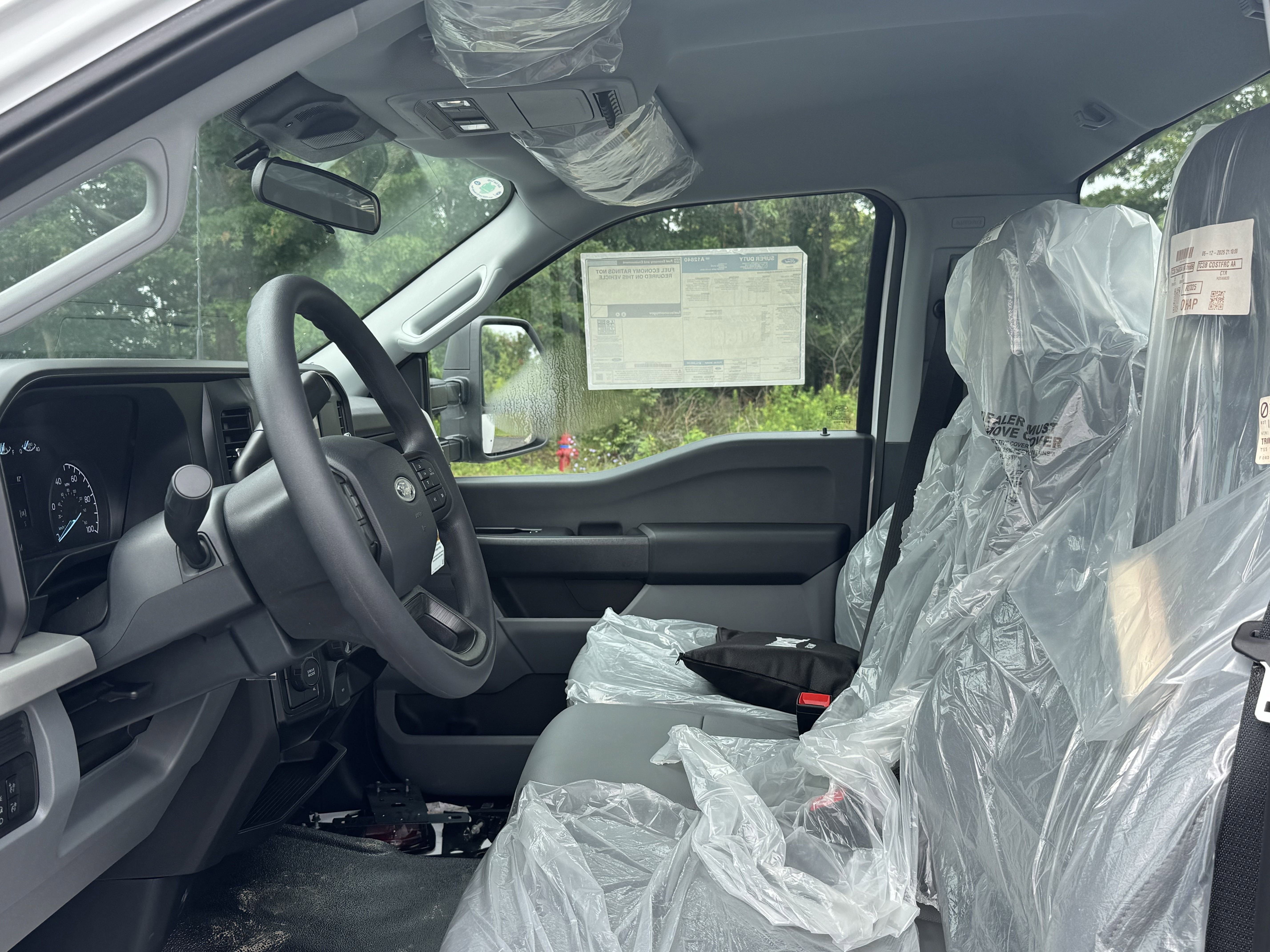 New 2025 Ford F450 XL w/ XL Chrome Package image 15