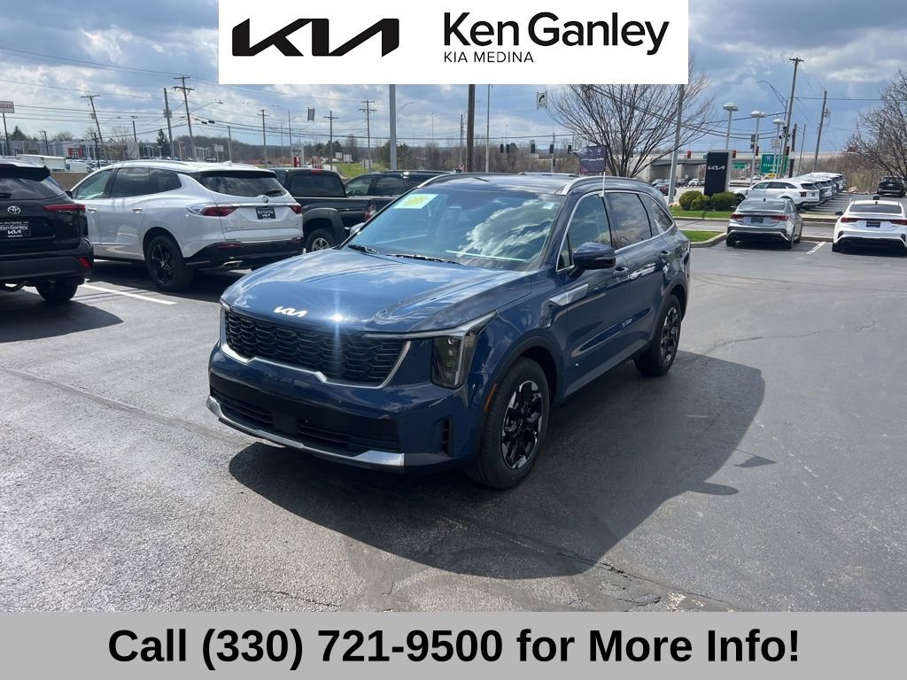 Certified 2025 Kia Sorento S w/ Panoramic Sunroof Package image 3