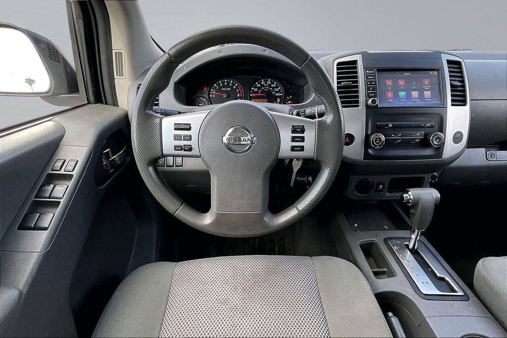 Used 2019 Nissan Frontier SV image 5