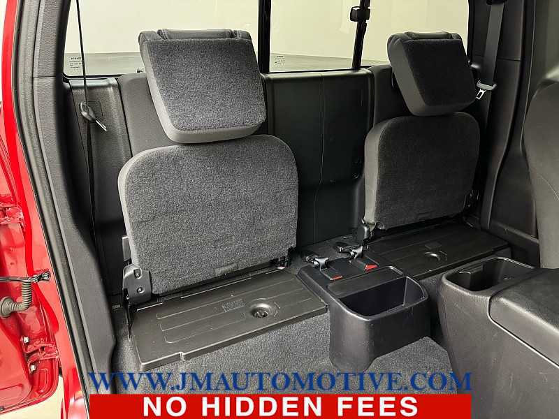 Used 2016 Toyota Tacoma TRD Sport image 18