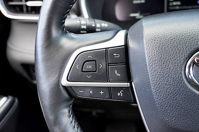 Used 2023 Toyota Highlander Limited FWD image 46