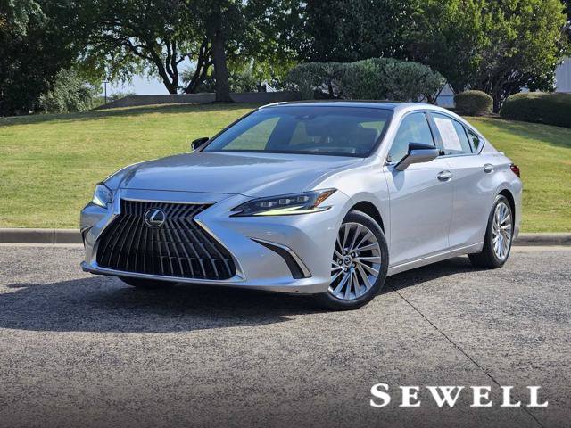 Certified 2022 Lexus ES 350 Ultra Luxury w/ Accessory Package 2