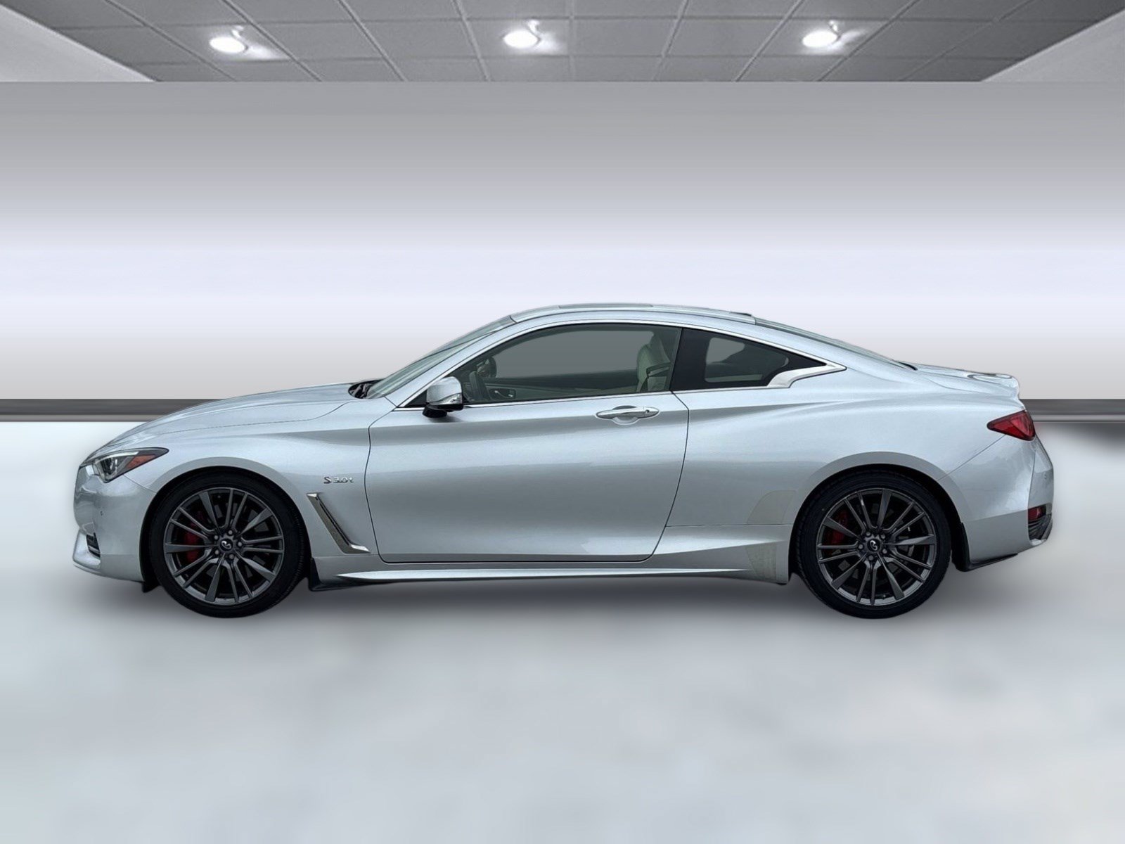 Used 2017 INFINITI Q60 Red Sport 400 RWD image 2