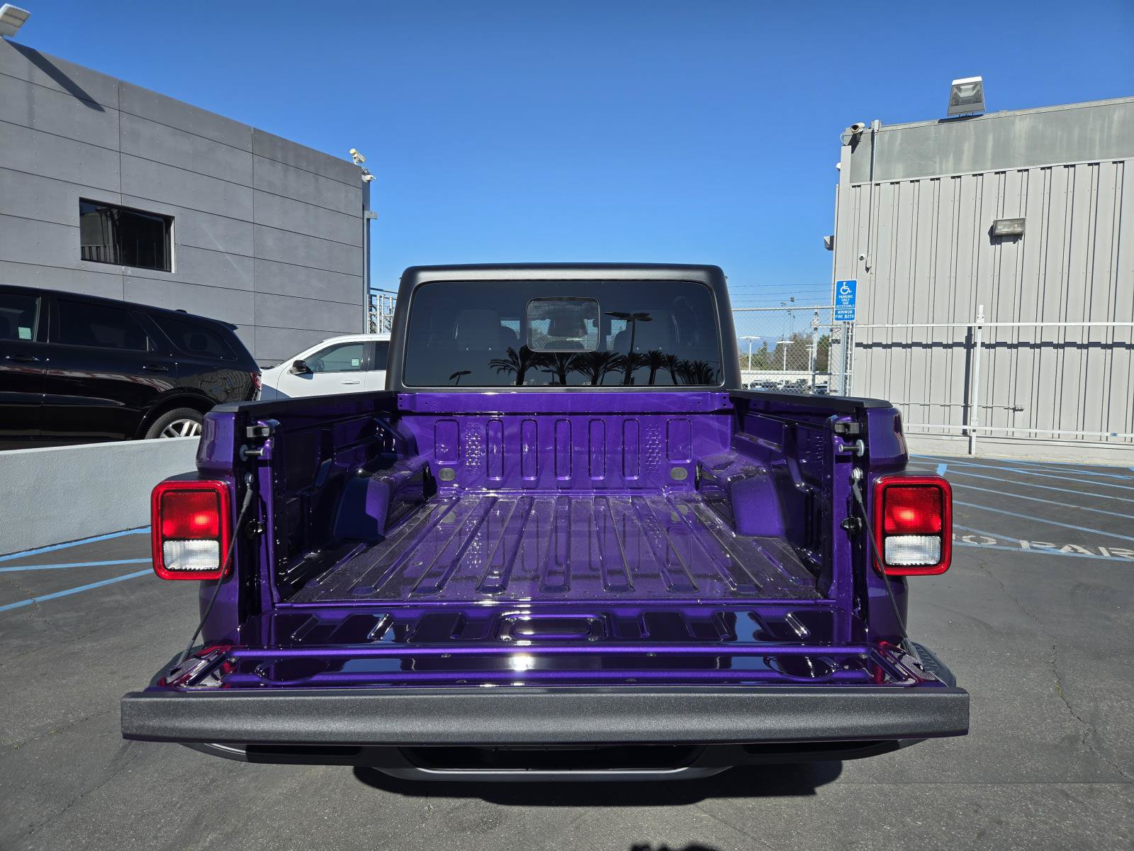 New 2026 Jeep Gladiator Sport AWD/4WD image 30