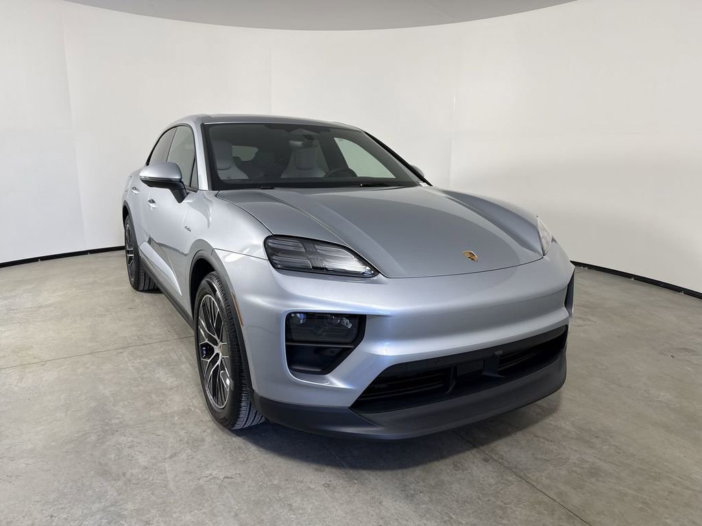 New 2026 Porsche Macan 4 Electric AWD/4WD image 9