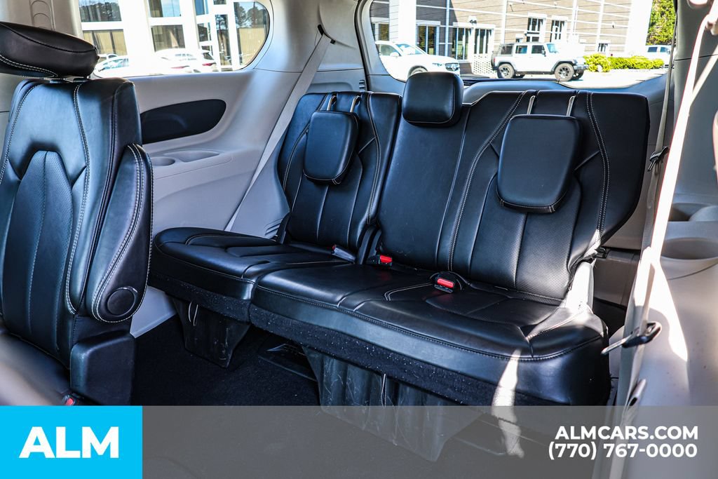 Used 2024 Chrysler Pacifica Touring-L FWD image 22