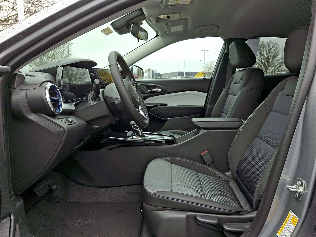 New 2026 Chevrolet Trax LT w/ Driver Confidence Package image 9