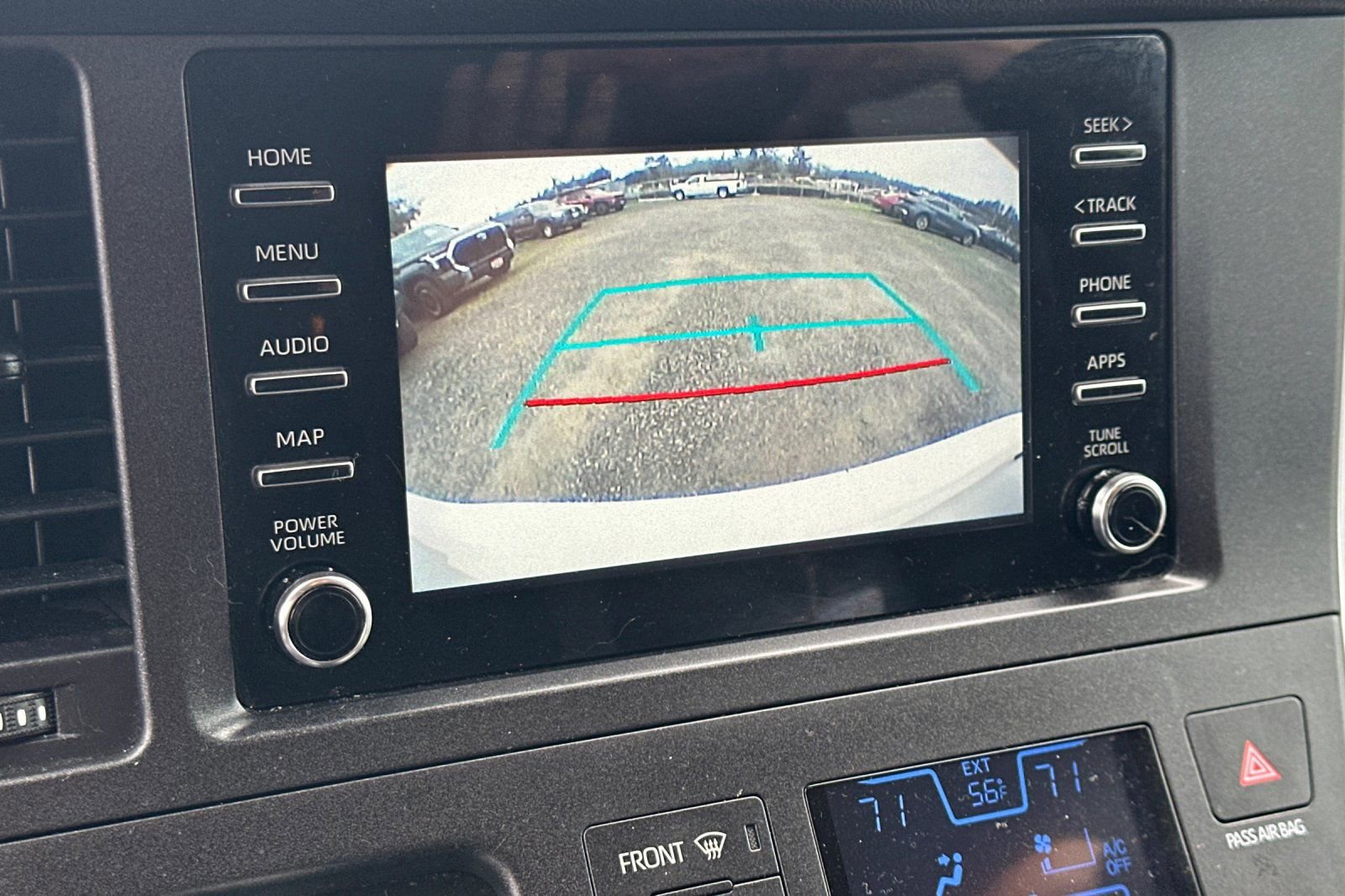 Used 2019 Toyota Sienna L FWD image 10