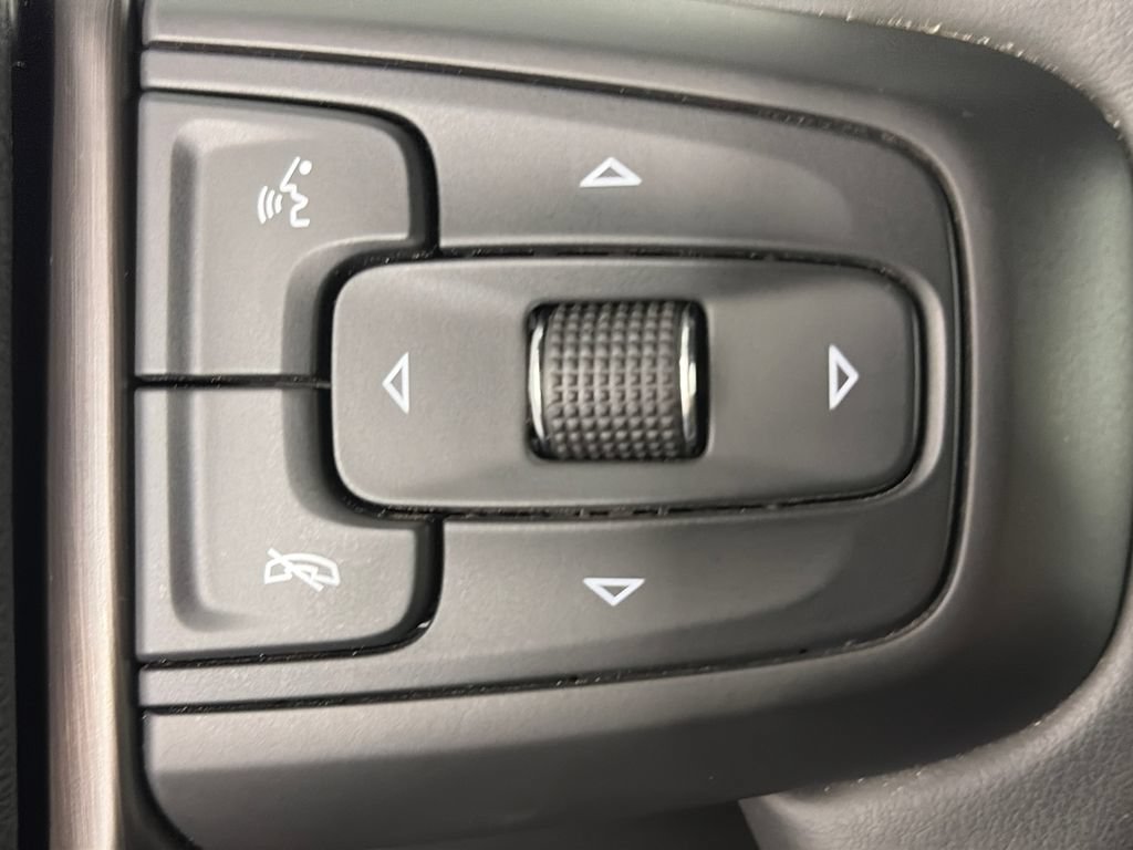 Used 2025 GMC Sierra 1500 AT4 w/ Technology Package AWD/4WD image 18
