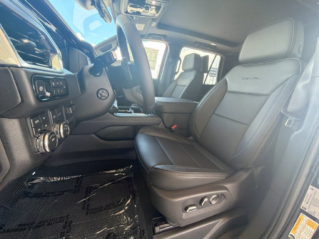New 2026 GMC Yukon Denali w/ Denali Reserve Package AWD/4WD image 15