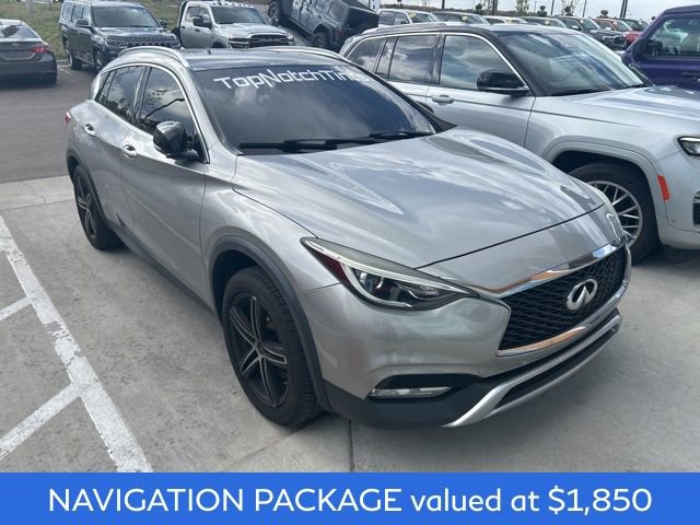 Used 2017 INFINITI QX30 Premium w/ Navigation Package AWD/4WD image 3