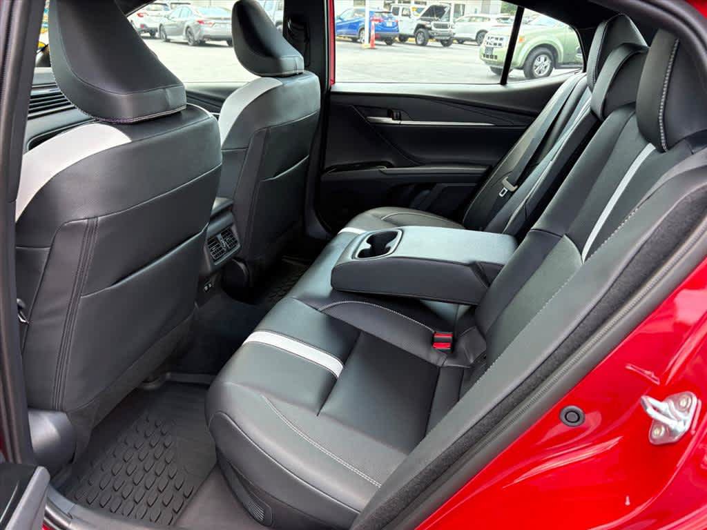 Used 2026 Toyota Camry SE w/ Convenience Package FWD image 9