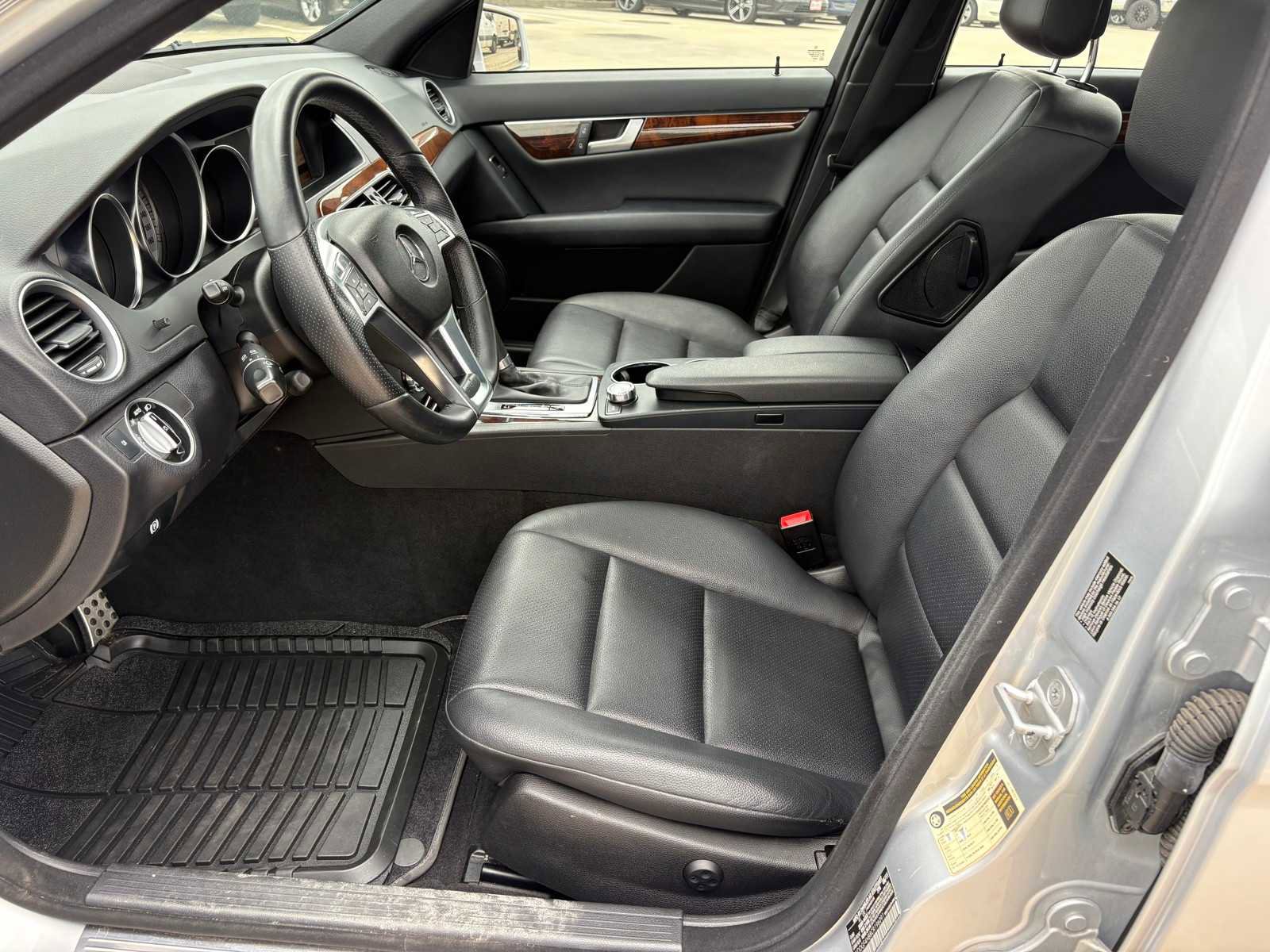 Used 2012 Mercedes-Benz C 250 Sedan image 14