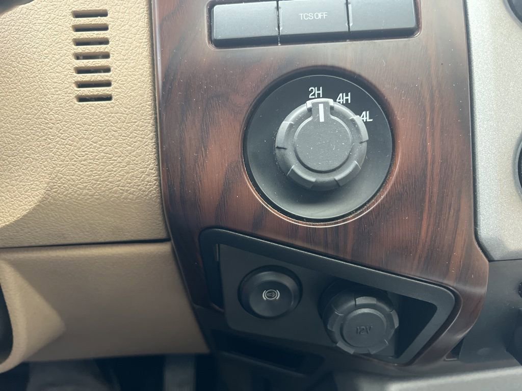 Used 2016 Ford F350 Lariat w/ Chrome Package image 19