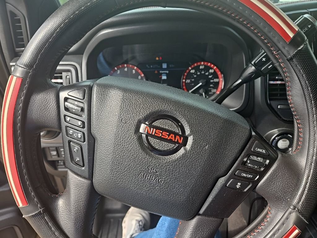 Used 2021 Nissan Titan PRO-4X w/ Pro-4x Convenience Package image 11