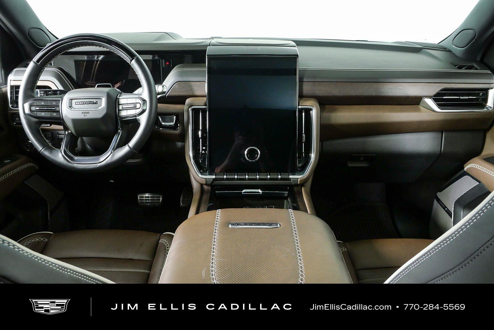 Used 2025 GMC Yukon Denali Ultimate AWD/4WD image 21