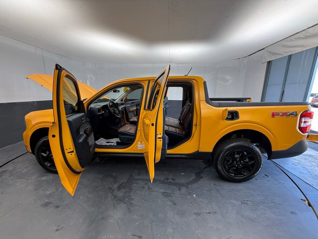 Used 2022 Ford Maverick Lariat w/ Lariat Luxury Package AWD/4WD image 16